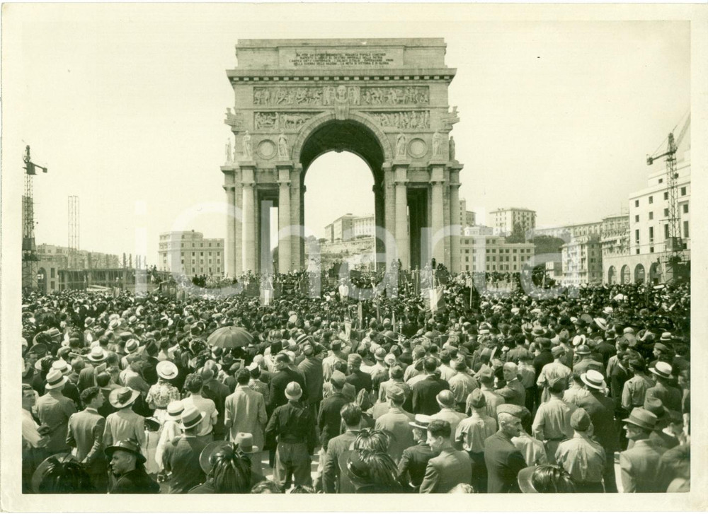 Fotografia d epoca originale 1938 GENOVA Adunata BERSAGLIERI all Arco della VITTORIA Fotografia 1