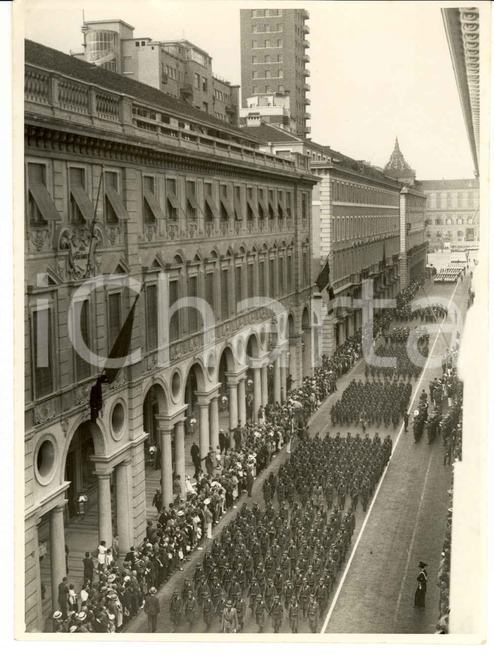 Fotografia d epoca originale 1935 TORINO via ROMA Sfilata 6.000 maestre dell ONB Fotografia 1