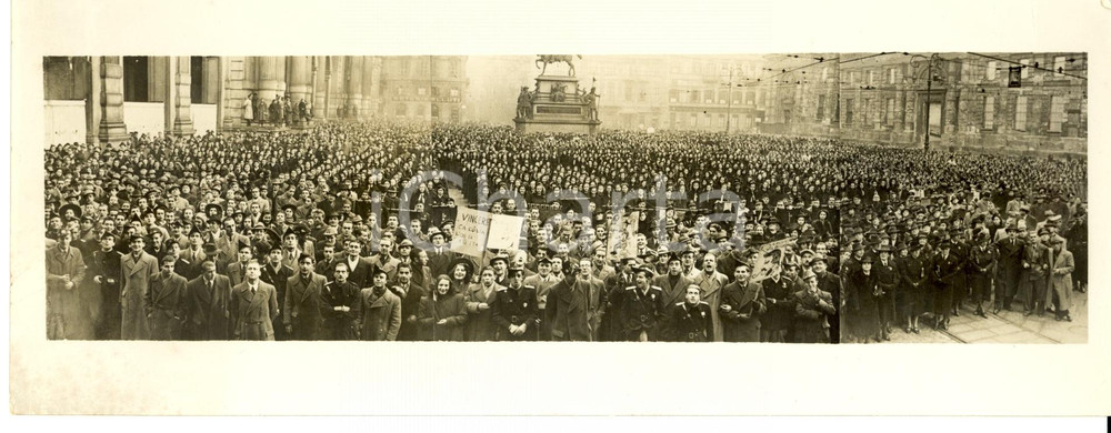 Fotografia d epoca originale 1941 TORINO Vincere! Ca costa l on ca costa  Piazza Carlo ALBERTO Foto 1