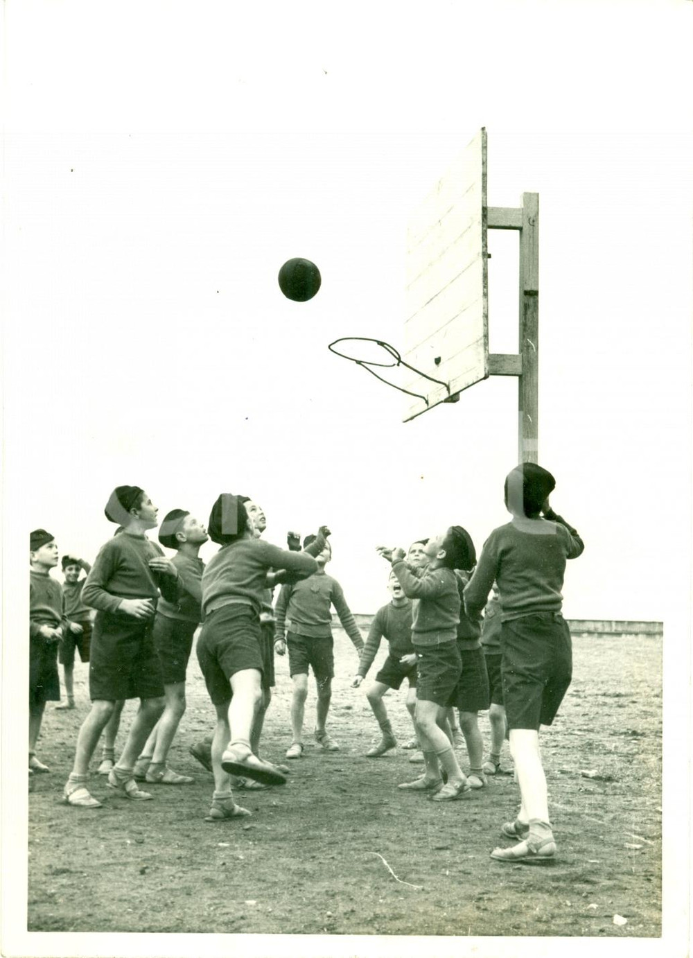Fotografia d epoca originale 1935 ca GENOVA Partita di pallacanestro tra BALILLA Fotografia 1
