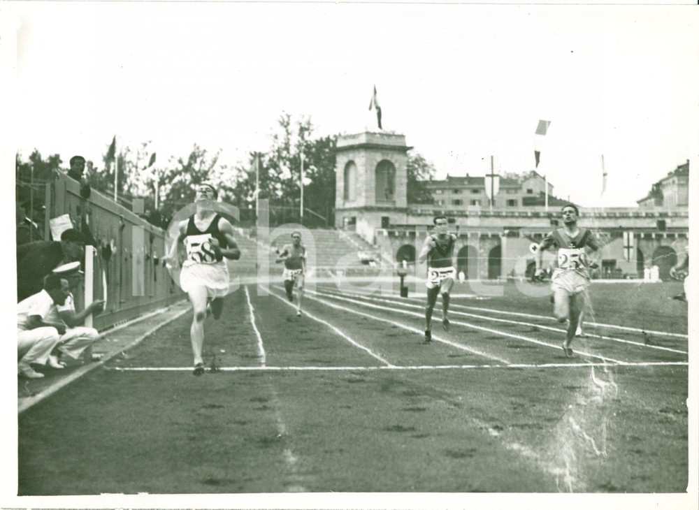 Fotografia d epoca originale 1934 MILANO Littoriali atletica GUF Arriva gara dei 200 metri FOTOGRAFIA 1