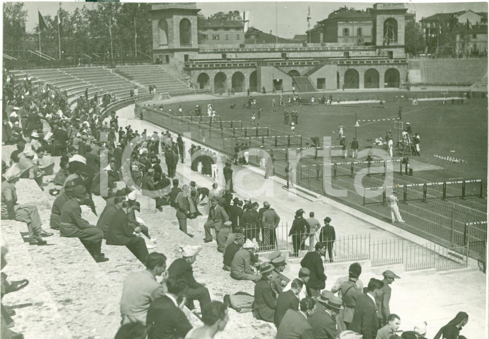Fotografia d epoca originale 1934 MILANO Littoriali Atletica GUF Inizio gare STADIO CIVICO Fotografia 1