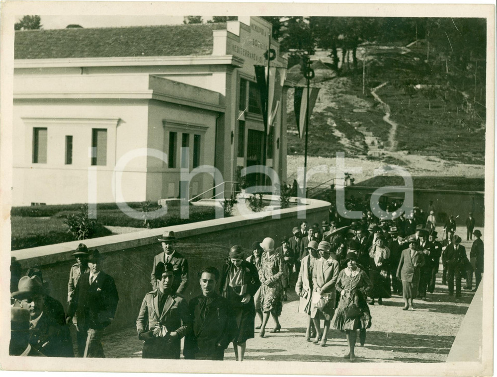 Fotografia d epoca originale 1930 ca SOCIETA  MEDITERRANEA ELETTRICITA  Visita a stabilimento Fotografia 1