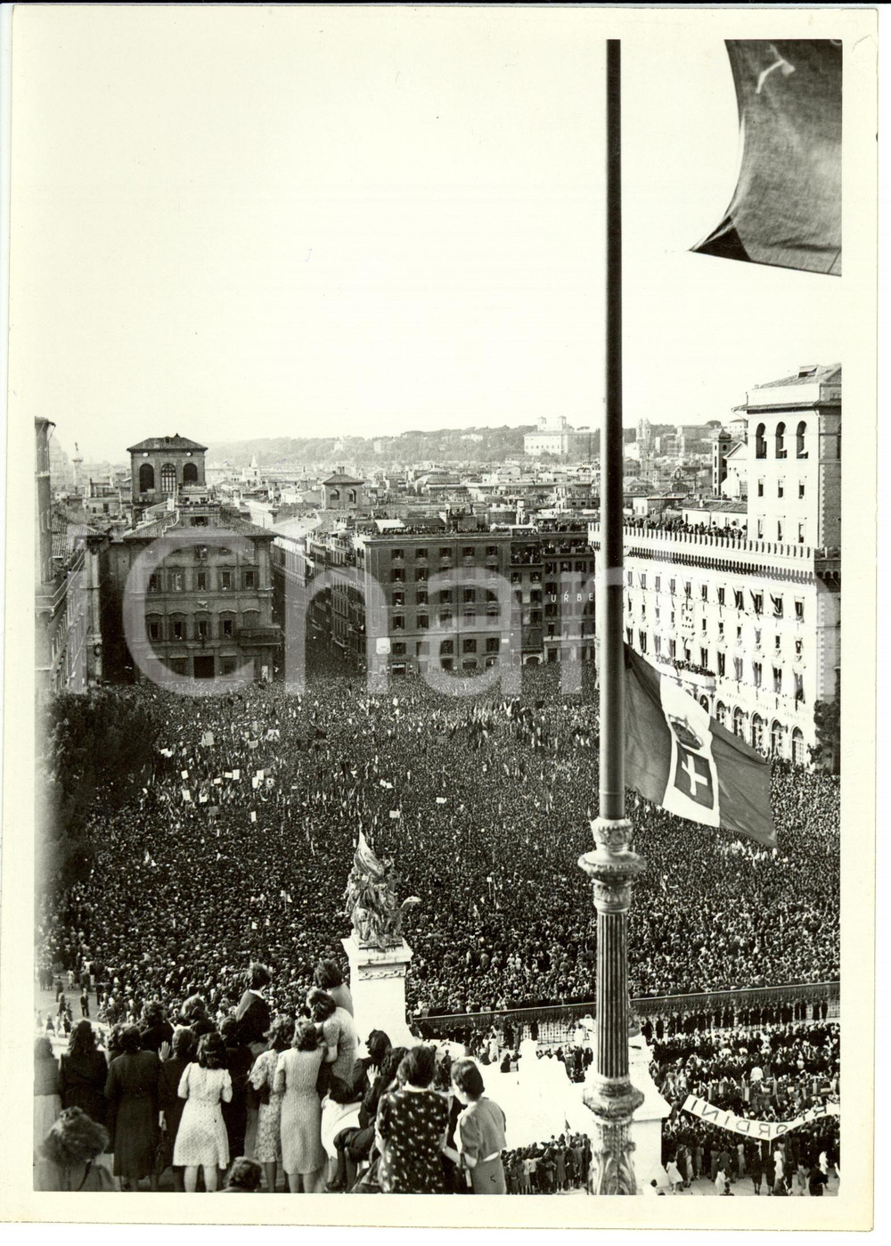 Fotografia d epoca originale 1940 ROMA Il primo ANNIVERSARIO dell entrata in GUERRA Fotografia 1