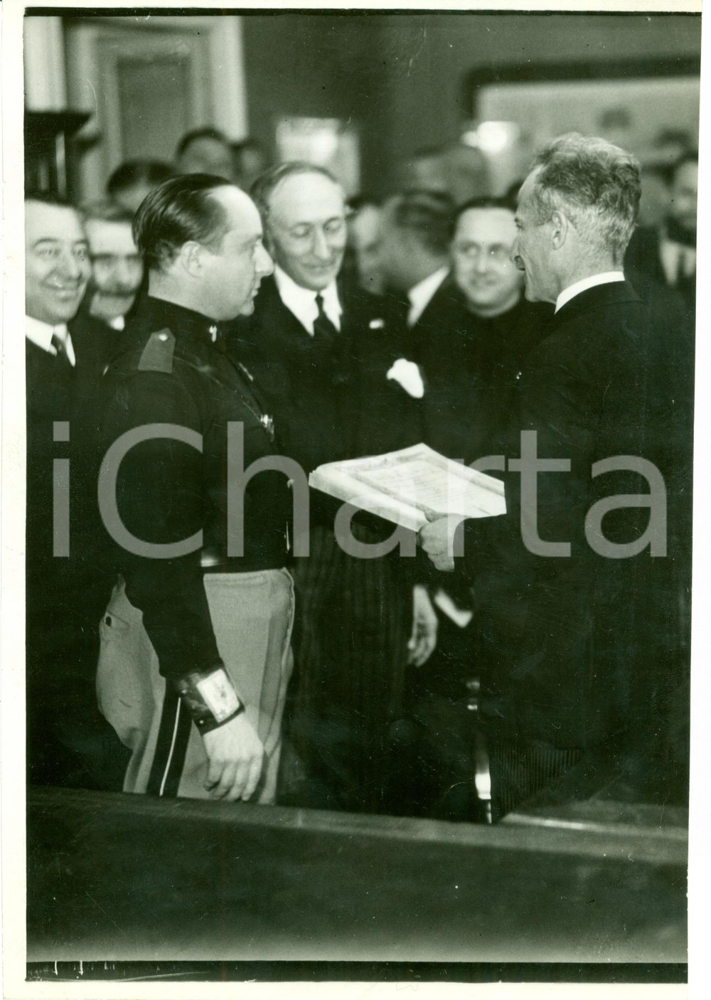 Fotografia d epoca originale 1932 MILANO Achille STARACE riceve album a Federazione seta FOTO BONAPARTE Foto 1