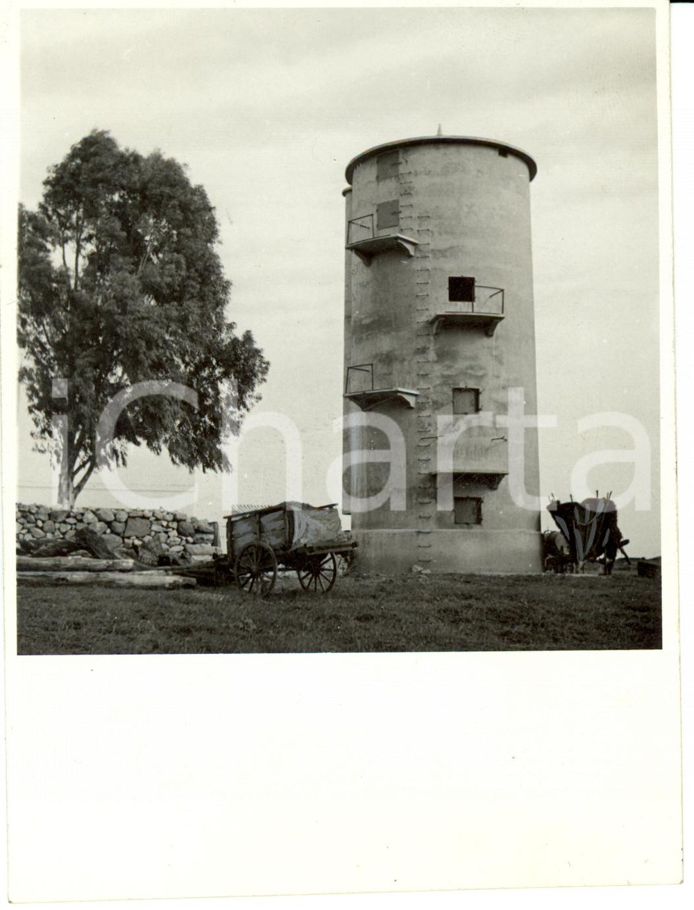 Fotografia d epoca originale 1937 CASTIADAS CA Silos granaio costruito da ragazzi del riformatorio FOTO 1