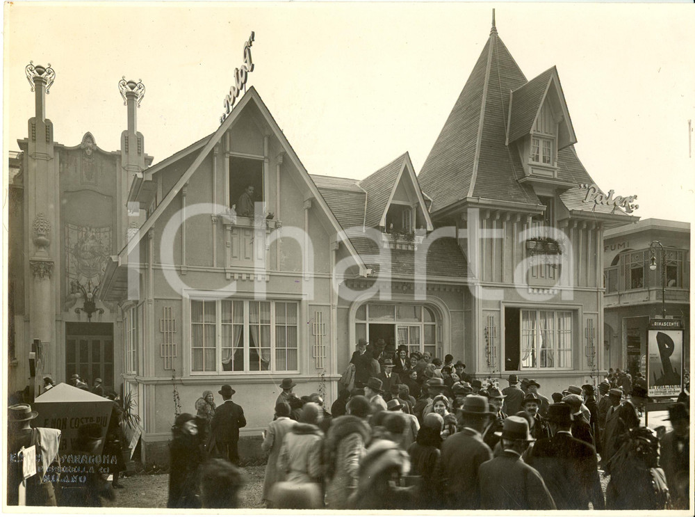 Fotografia d epoca originale 1932 MILANO FIERA CAMPIONARIA Ingegner Dario PATER folla visita la villetta Foto 1