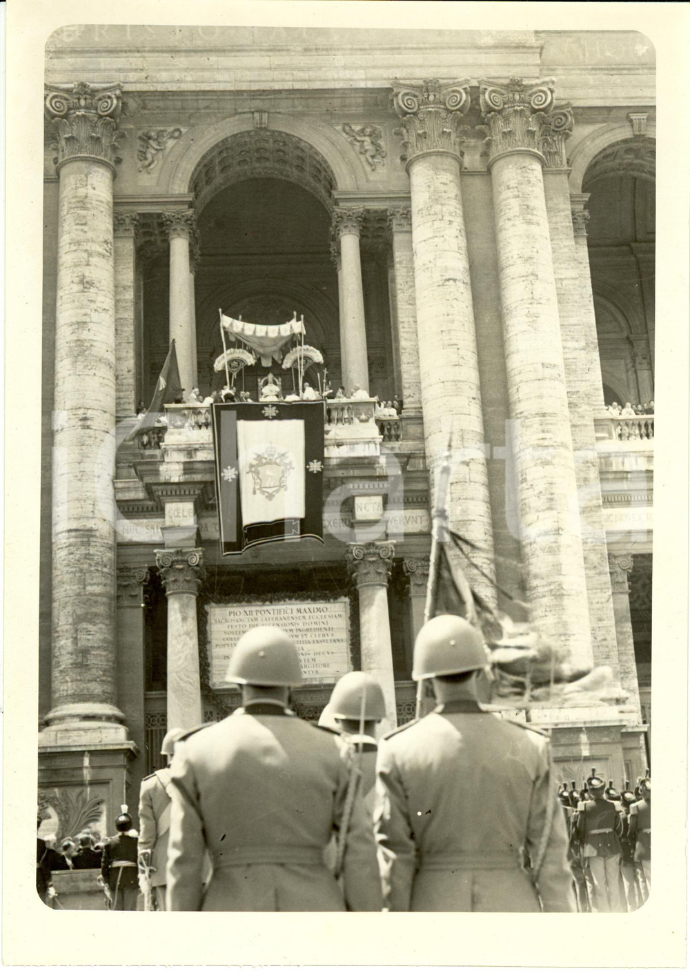 Fotografia d epoca originale 1939 CITTA  DEL VATICANO Papa PIO XII dalla loggia di Palazzo LATERANENSE Foto 1