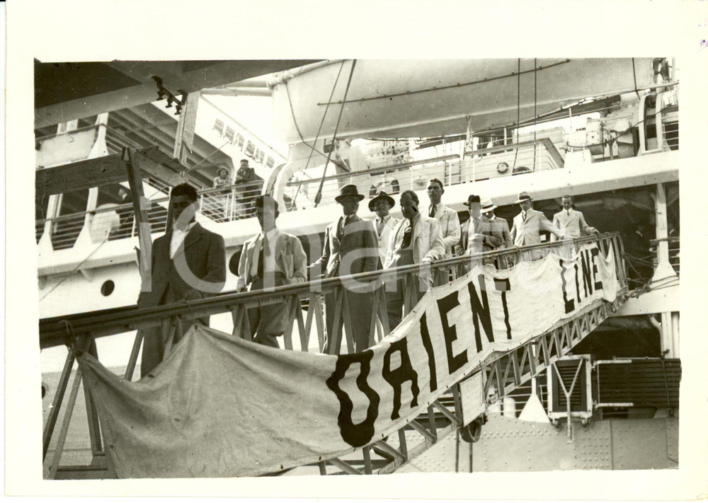 Fotografia d epoca originale 1936 NAPOLI CRICKET La squadra AUSTRALIANA sbarca da piroscafo ORIENT LINE Foto 1