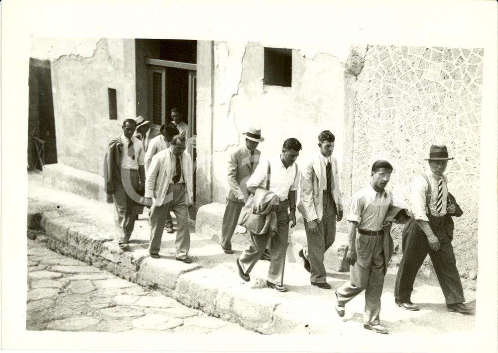Fotografia d epoca originale 1936 NAPOLI CRICKET La squadra AUSTRALIANA visita gli scavi di ERCOLANO Foto 1