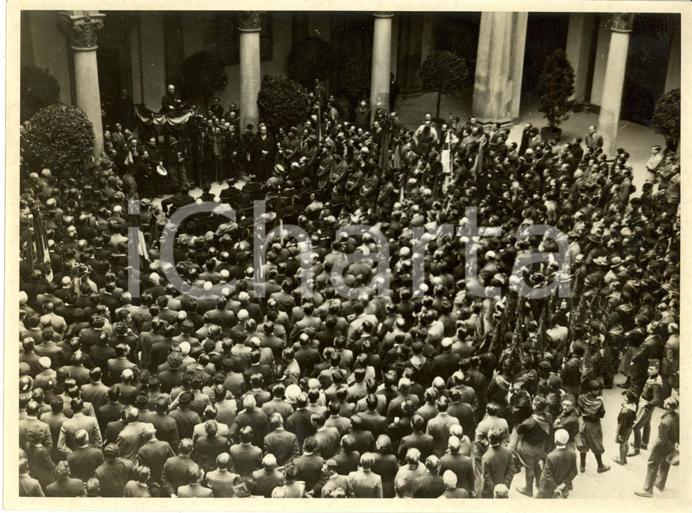Fotografia d epoca originale 1932 MILANO Anniversario Intervento Arturo MARPICATI con folla all UniversitÃ  1