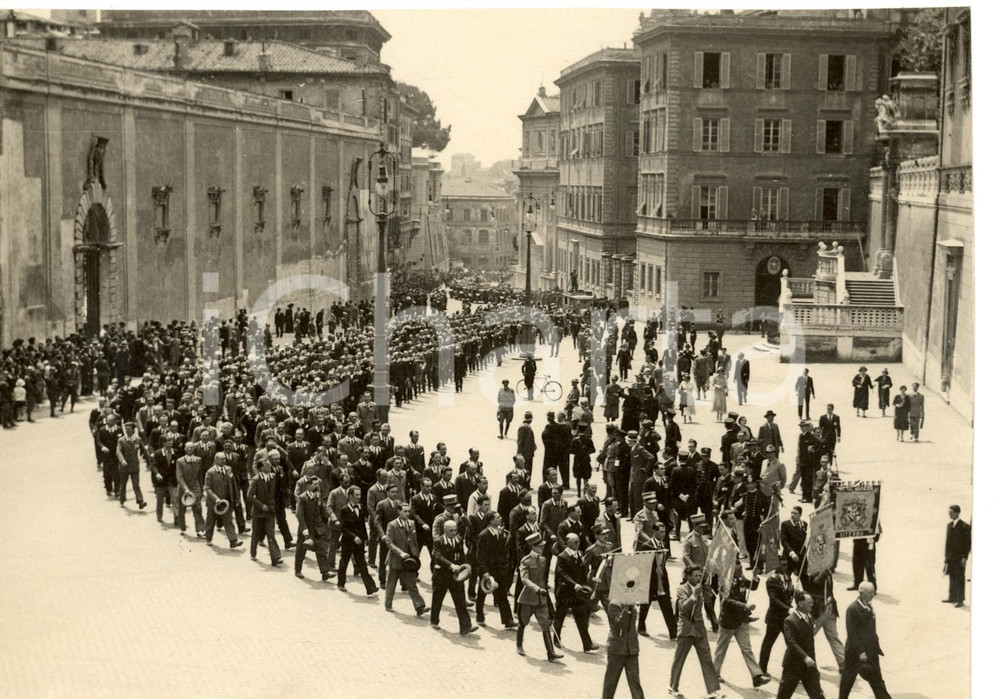 Fotografia d epoca originale 1932 ROMA QUIRINALE Adunata GRANATIERI DI SARDEGNA L omaggio al Re Foto 1
