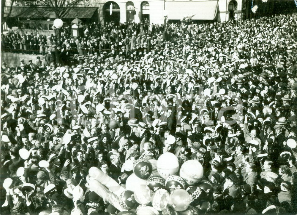 Fotografia d epoca originale 1938 UPPSALA SVEZIA Festa studentesca del 1Â° Maggio Fotografia 1