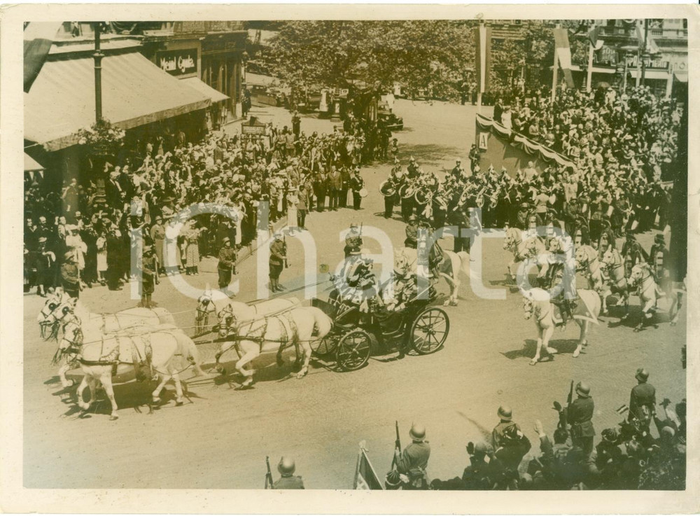 Fotografia d epoca originale 1937 BUDAPEST HU Arrivo di VITTORIO EMANUELE III corteo Fotografia 1