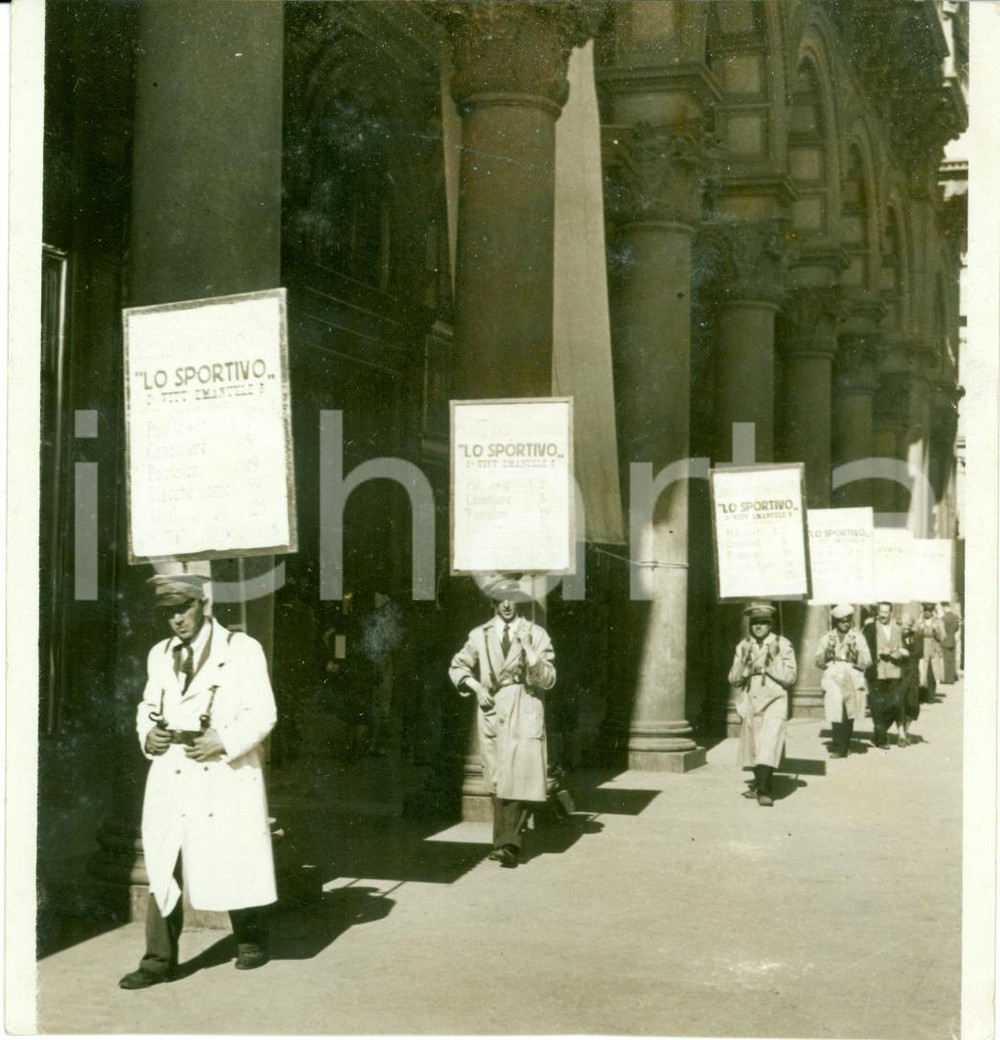 Fotografia d epoca originale 1939 MILANO Grande vendita negozio LO SPORTIVO Corteo promozionale FOTOGRAFIA 1