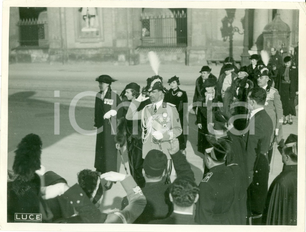 Fotografia d epoca originale 1936 NAPOLI Principe UMBERTO II con Reggimenti per AFRICA ORIENTALE Fotografia 1