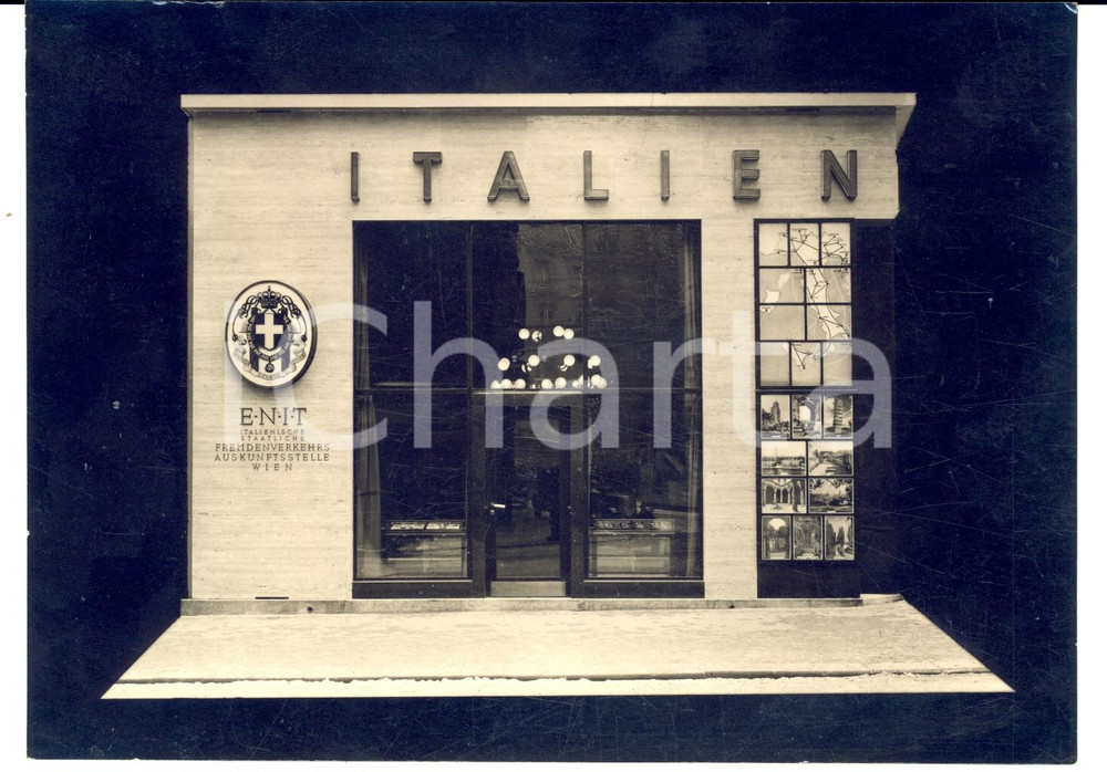Fotografia d epoca originale 1932 VIENNA L Ufficio Informazioni ENIT dopo l inaugurazione Fotografia 1