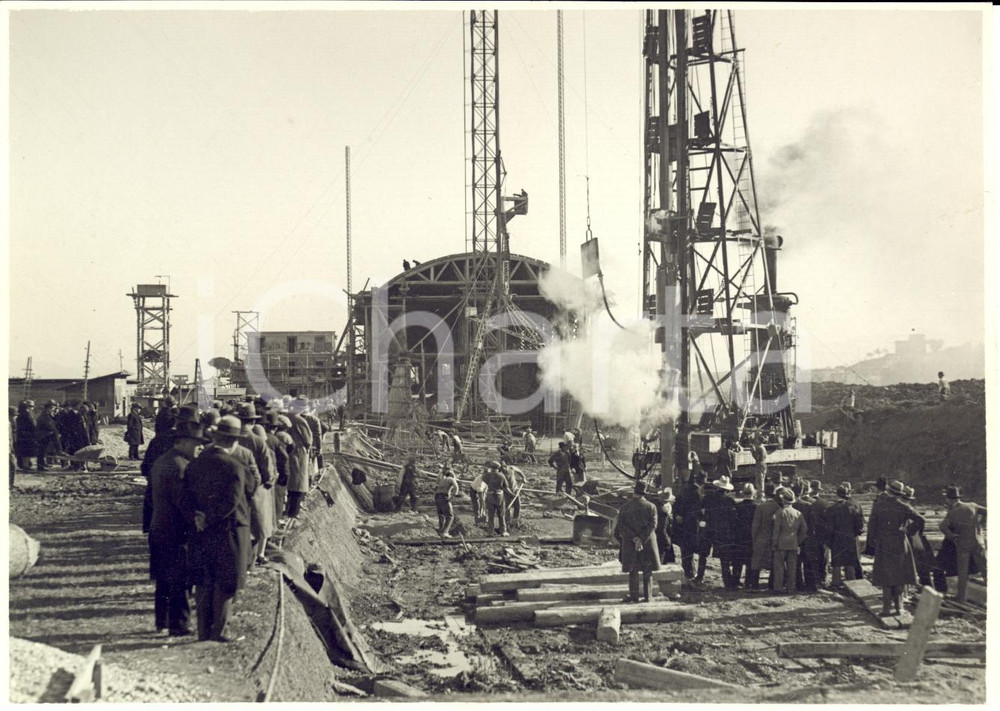 Fotografia d epoca originale 1928 ROMA Vasca per esperimenti architettura navale  Ingegneri in cantiere 1
