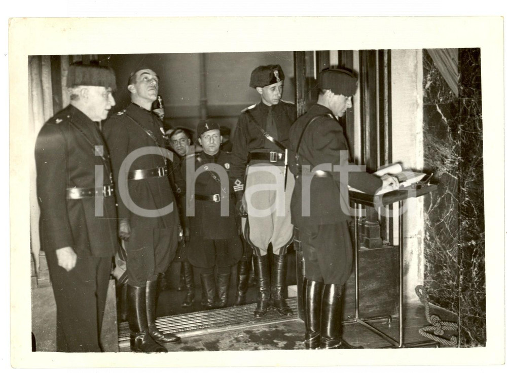 Fotografia d epoca originale 1935 NAPOLI Achille STARACE firma al sacrario Caduti Federazione Fascista Foto 1