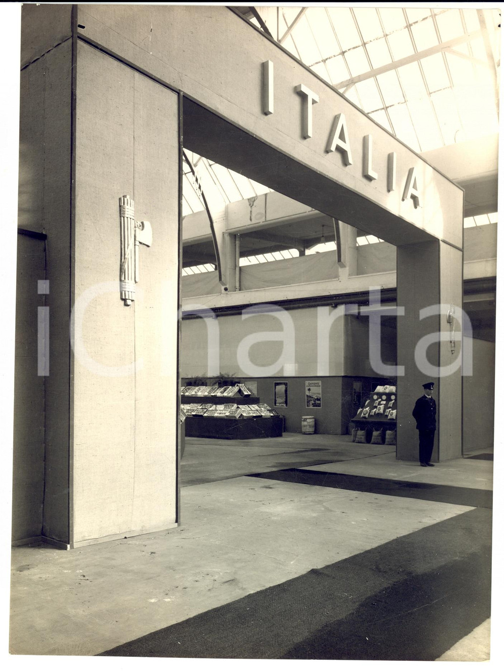 Fotografia d epoca originale 1931 KOLN D Fiera Internazionale  Ingresso dello stand italiano Foto 1