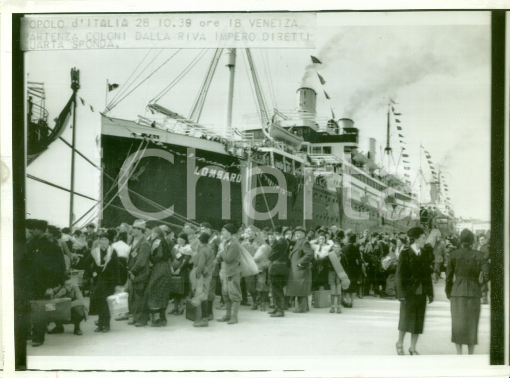 Fotografia d epoca originale 1938 VENEZIA Coloni per LIBIA partono su piroscafo LOMBARDIA da Riva Impero Foto 1
