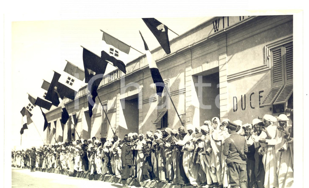 Fotografia d epoca originale 1937 AOI ADDIS ABEBA ETIOPIA Indigeni festeggiano 1Â° Annuale Fondazione Impero 1