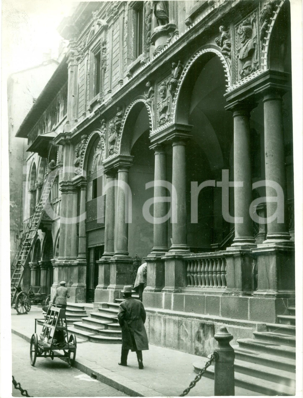 Fotografia d epoca originale 1933 MILANO La nuova sede del GUF al Palazzo degli OSII Piazza MERCANTI Foto 1