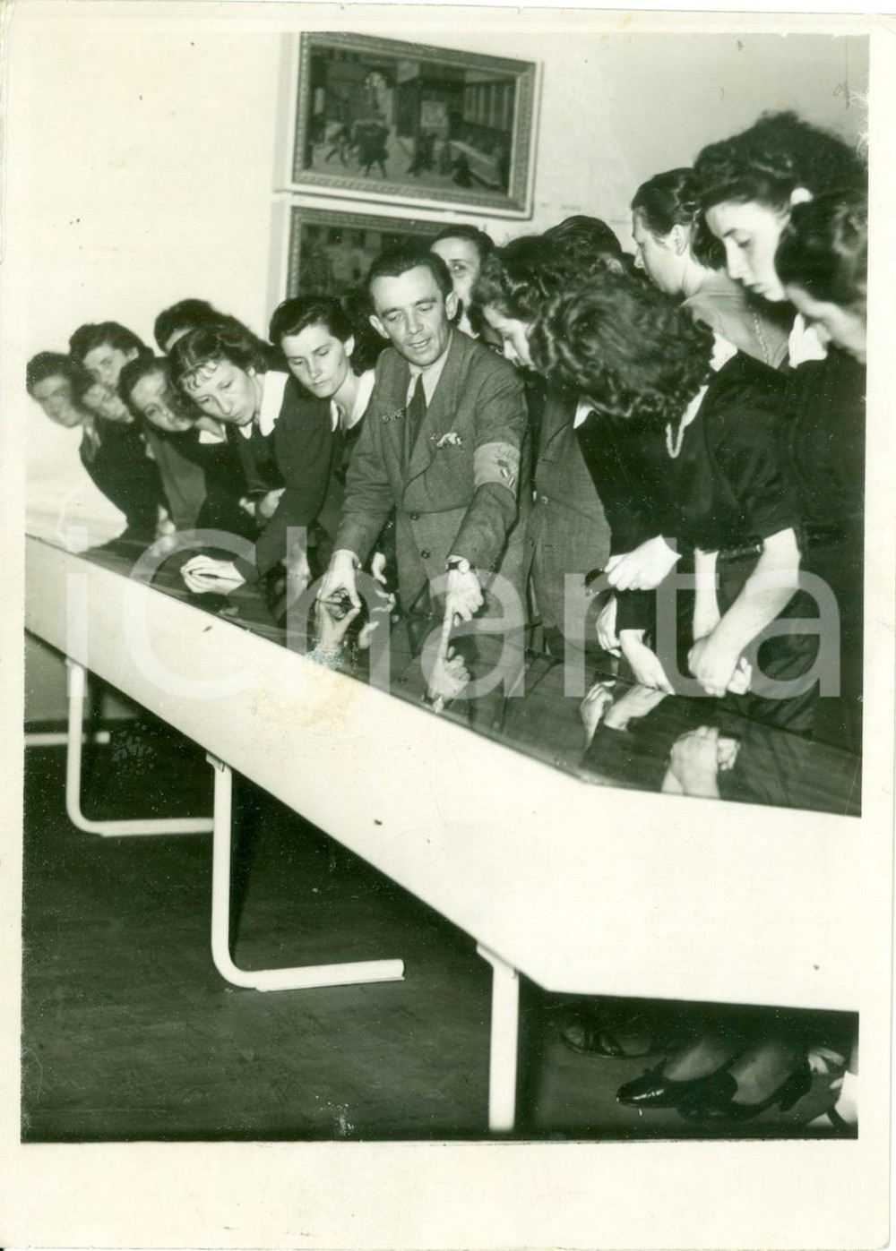 Fotografia d epoca originale 1939 MILANO Studentesse di BELGRADO visitano Mostra Leonardesca Fotografia 1