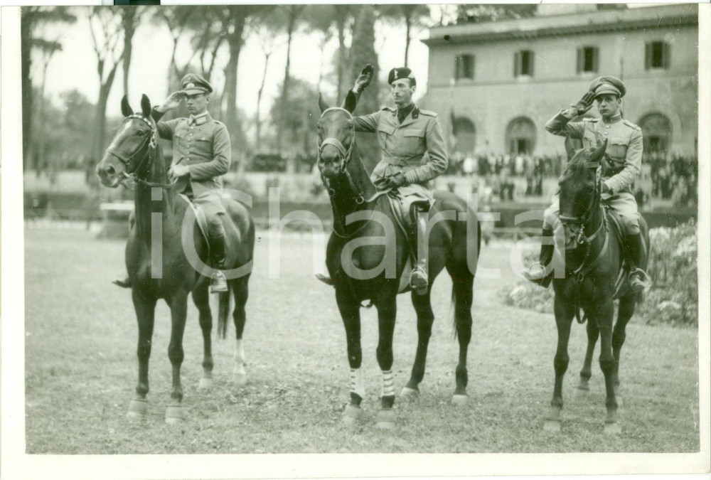 Fotografia d epoca originale 1933 ROMA Buceta MARTINS Kurt HASSE vincono Concorso Ippico Premio PINCIO Foto 1