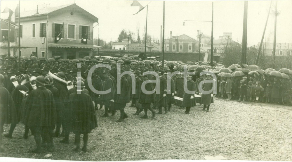 Fotografia d epoca originale 1929 TREVISO Corteo funebre salme Caduti ossario SANTA MARIA AUSILIATRICE Foto 1
