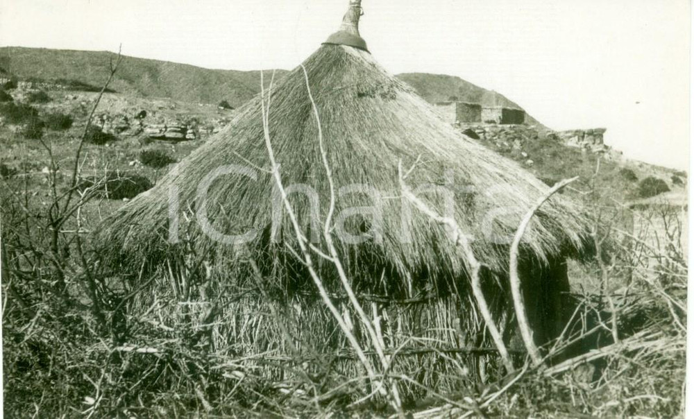 Fotografia d epoca originale 1936 MACALLE  ETIOPIA Un Tucul in campagna Fotografia Battaglione MONTAGNA 1