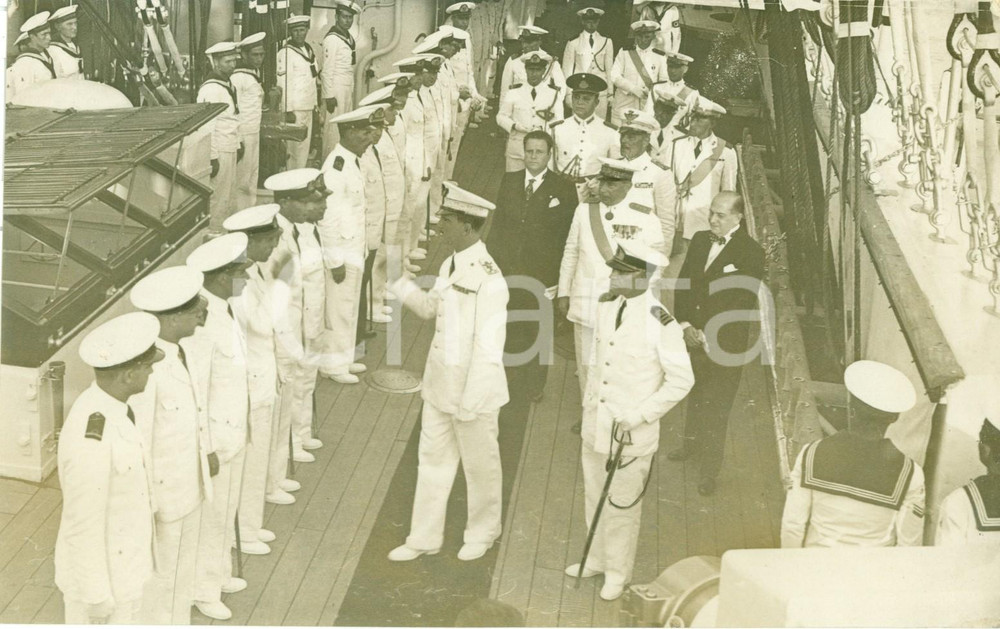 Fotografia d epoca originale 1937 NAPOLI Principe UMBERTO II su nave scuola argentina SARMIENTO Fotografia 1