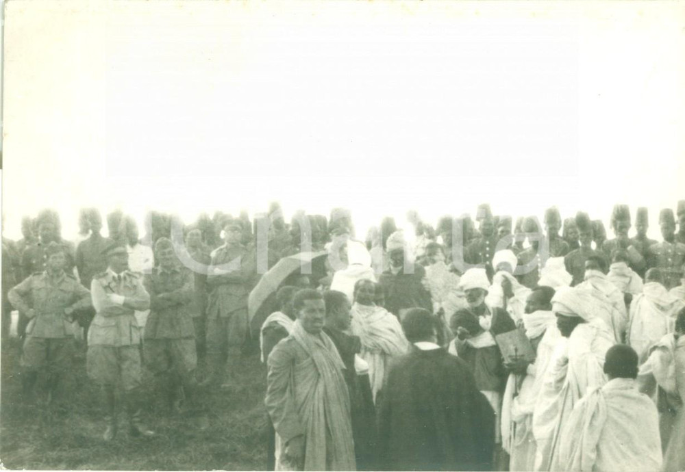 Fotografia d epoca originale 1937 ETIOPIA AOI Indigeni, ascari e ufficiali al battesimo copto Fotografia 1