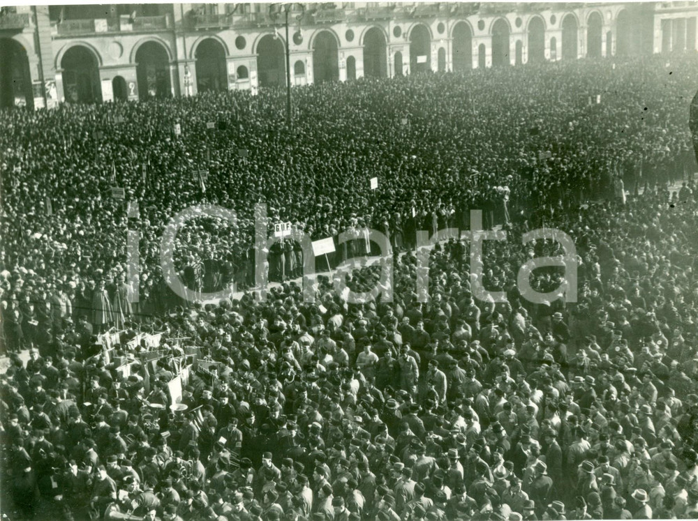 Fotografia d epoca originale 1935 TORINO Folla dei GUF per discorso di Achille STARACE Fotografia 1