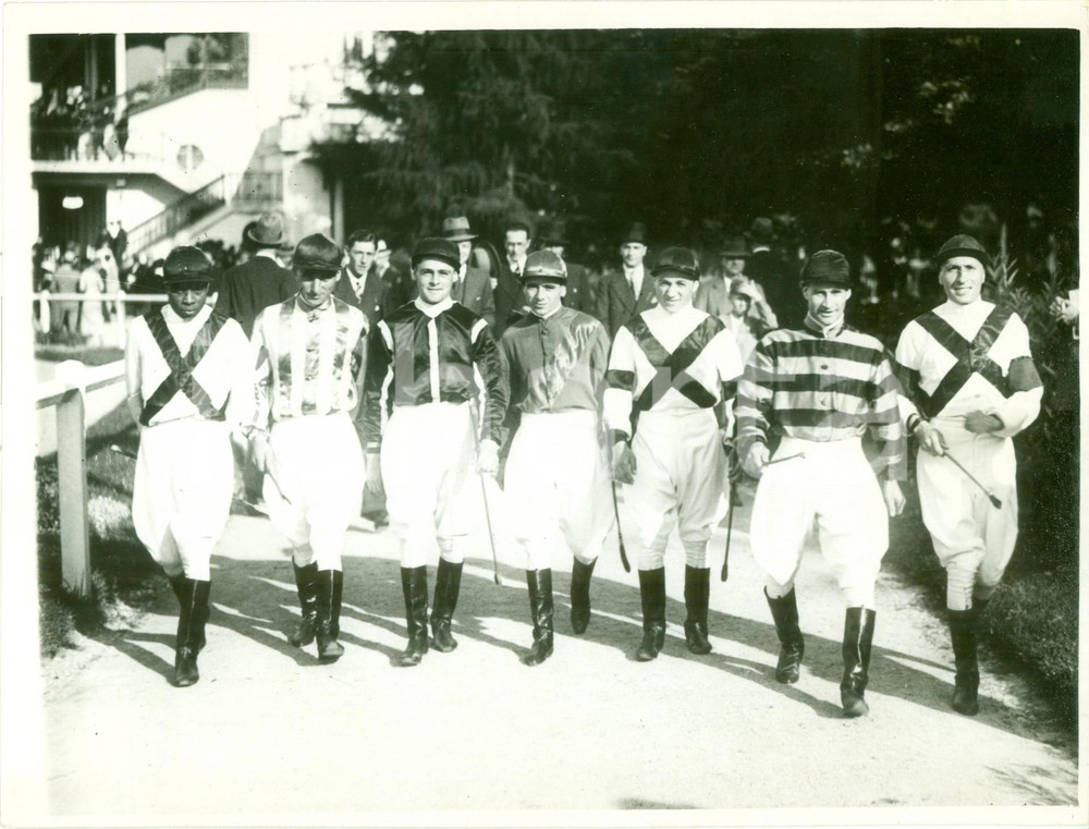Fotografia d epoca originale 1936 MILANO SAN SIRO Ippica Gruppo fantini del Gran Premio d ITALIA Fotografia 1