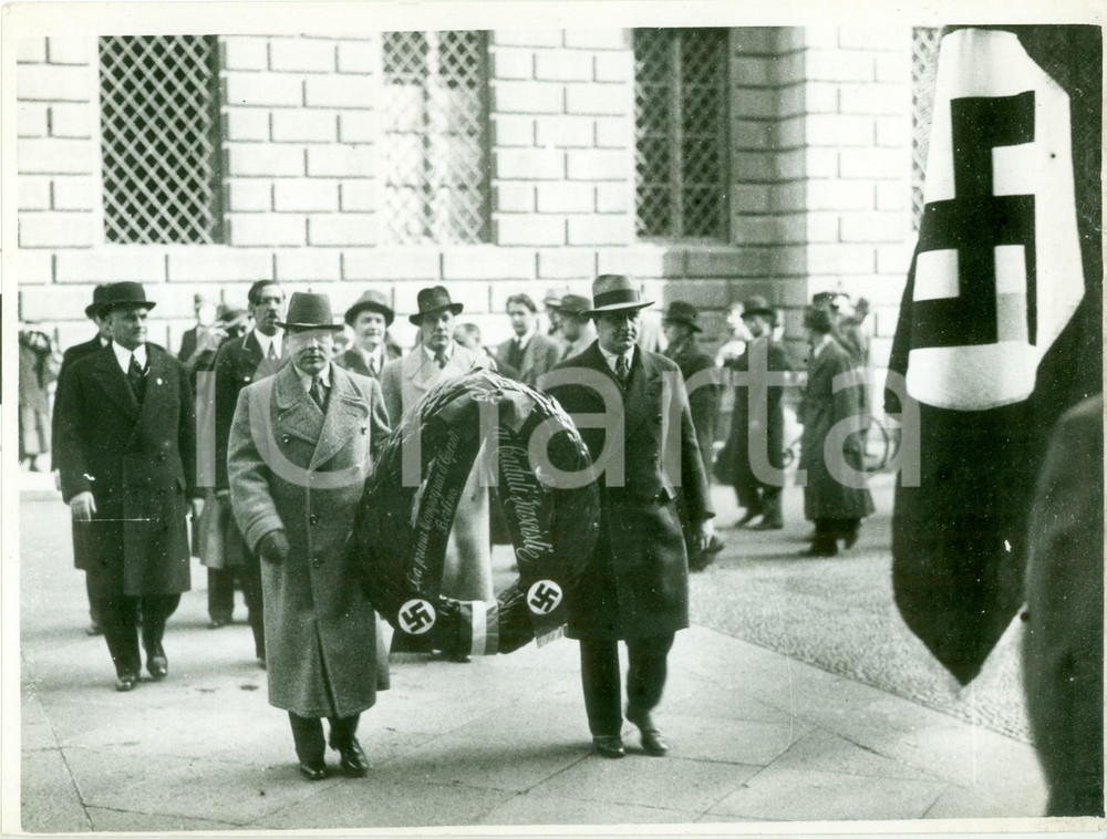 Fotografia d epoca originale 1936 MILANO Attori Compagnia d operetta di BERLINO a Cripta dei Caduti Fascisti 1