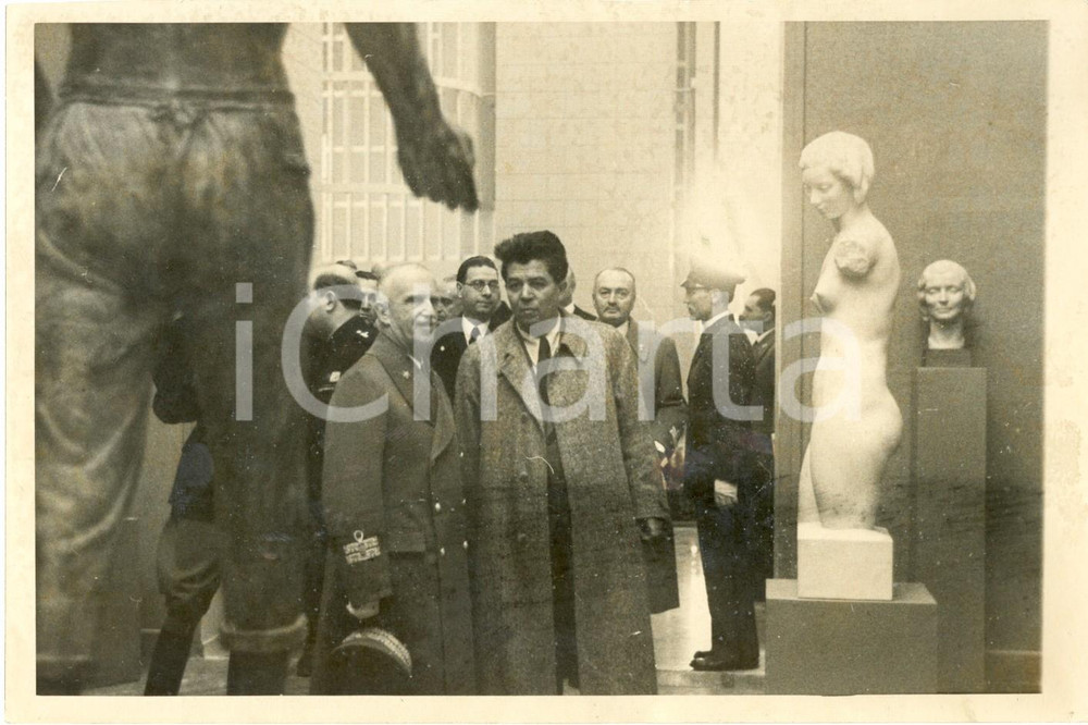 Fotografia d epoca originale 1939 ROMA Vittorio Emanuele III visita sala delle sculture III QUADRIENNALE ARTE 1