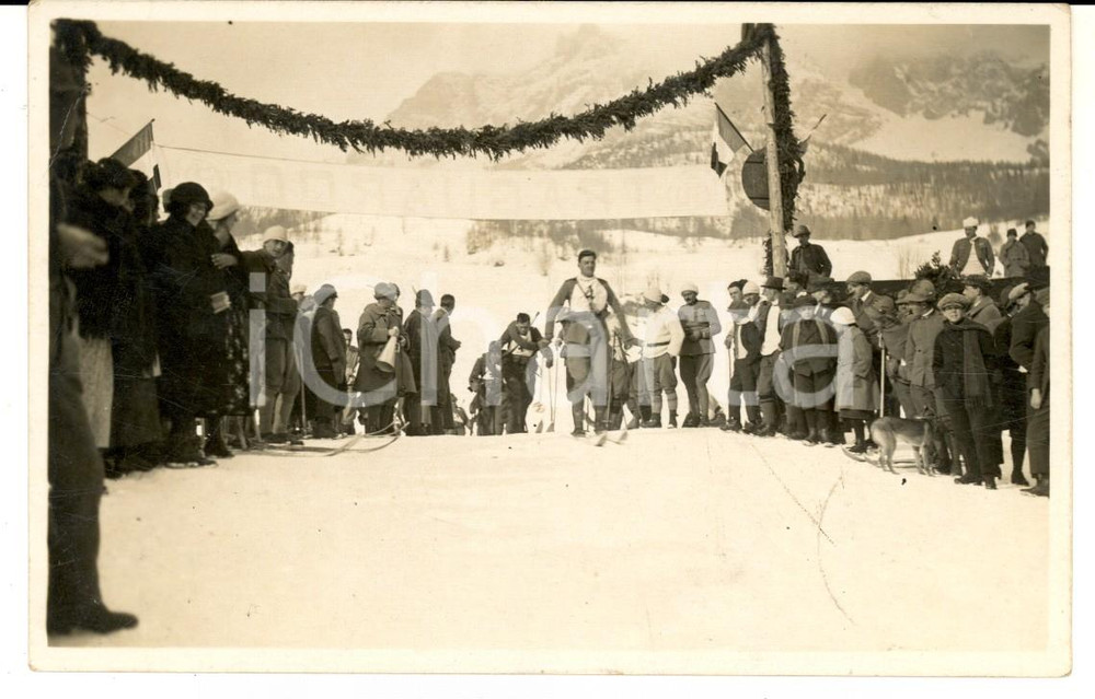 Fotografia d epoca originale 1924 CORTINA D AMPEZZO BL Sciatori al traguardo Foto cartolina VINTAGE 1