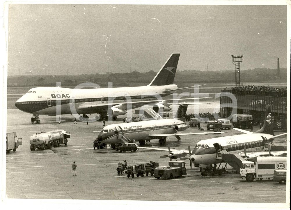 Fotografia d epoca originale 1970 Aeroporto MANCHESTER UK Boeing 747 BOAC sulla pista Fotografia 24x18 cm 1