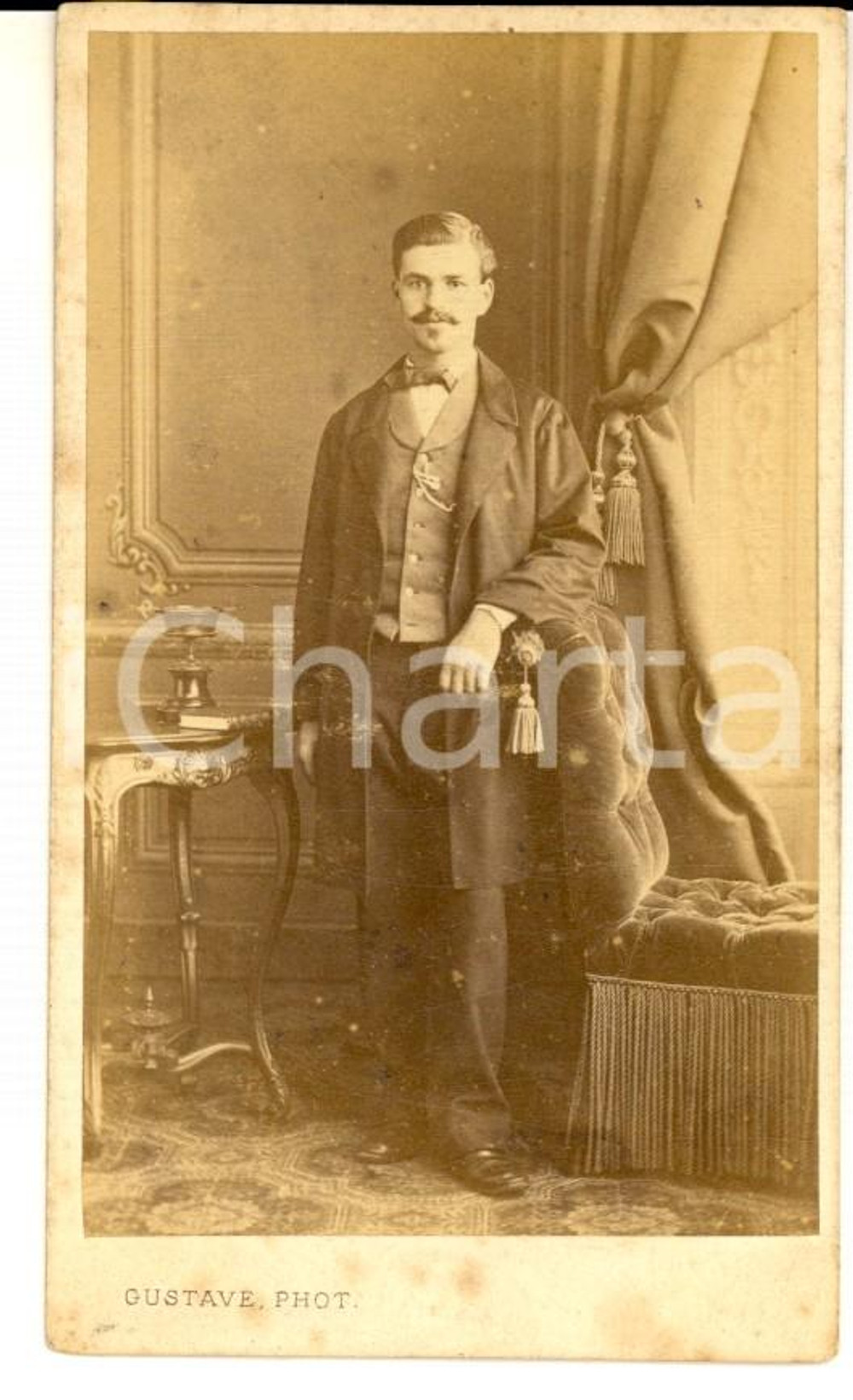 Fotografia d epoca originale 1870 ca LE MANS F Ritratto di gentiluomo in abito scuro Foto GUSTAVE CDV 1