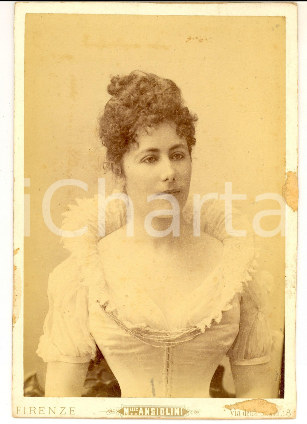 Fotografia d epoca originale 1900 ca FIRENZE Ritratto di attrice in abito bianco Foto M.lles ANGIOLINI 17x24 1