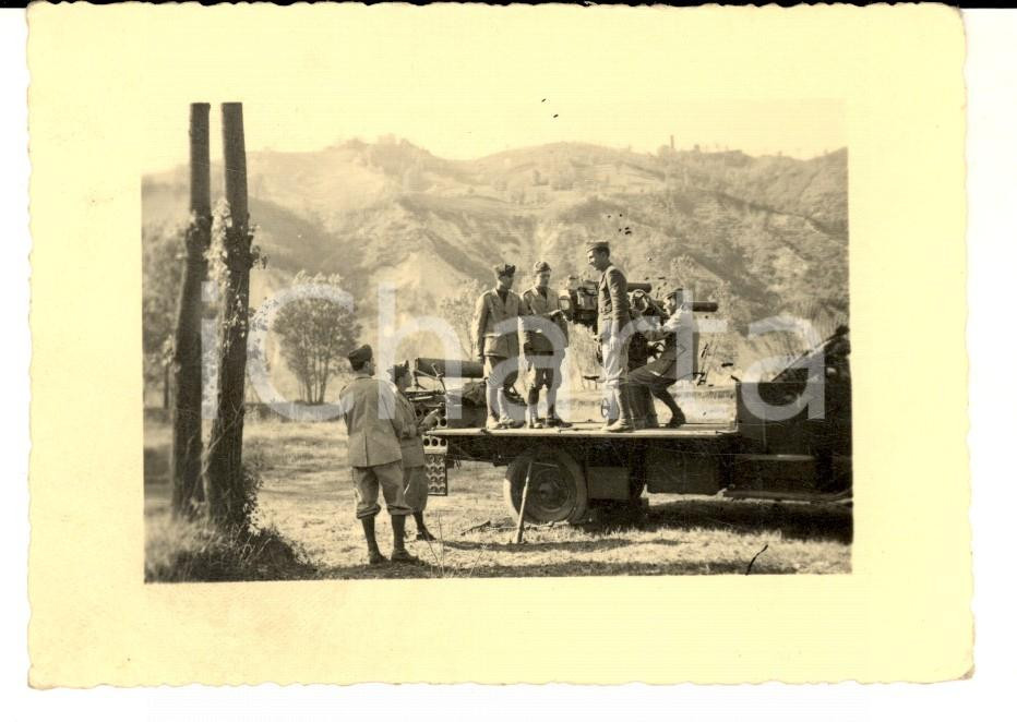 Fotografia d epoca originale 1940 ca CASALE MONFERRATO REGIO ESERCITO Ufficiali provano apparecchiature Foto 1