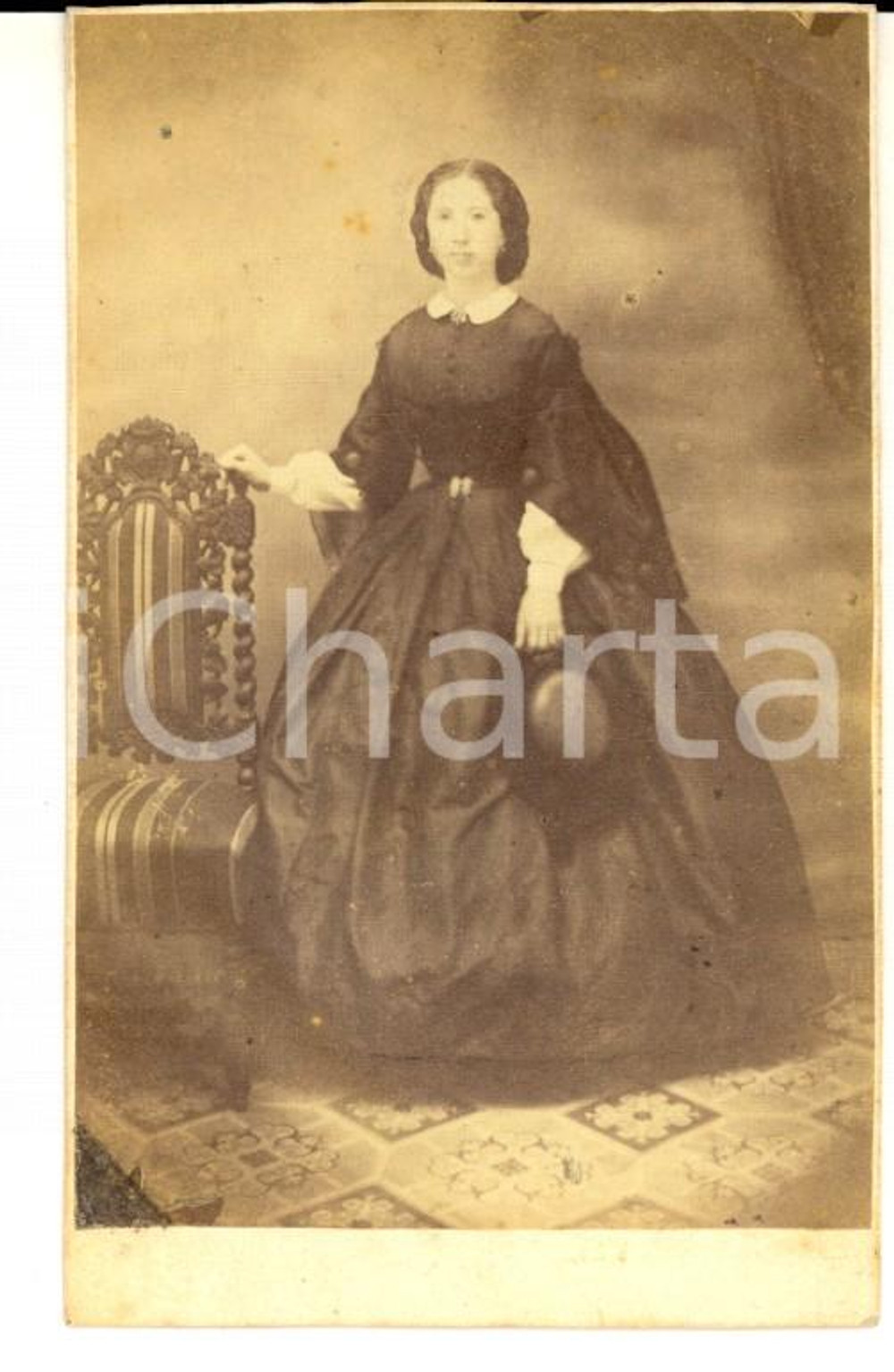 Fotografia d epoca originale 1870 ca ATENE Ritratto di nobildonna in abito scuro Foto MORAITES CDV 1