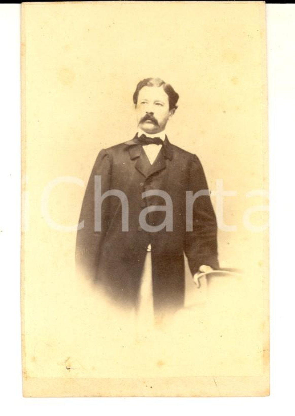 Fotografia d epoca originale 1870 ca ATENE Ritratto maschile in abito scuro Foto MORAITES CDV 1
