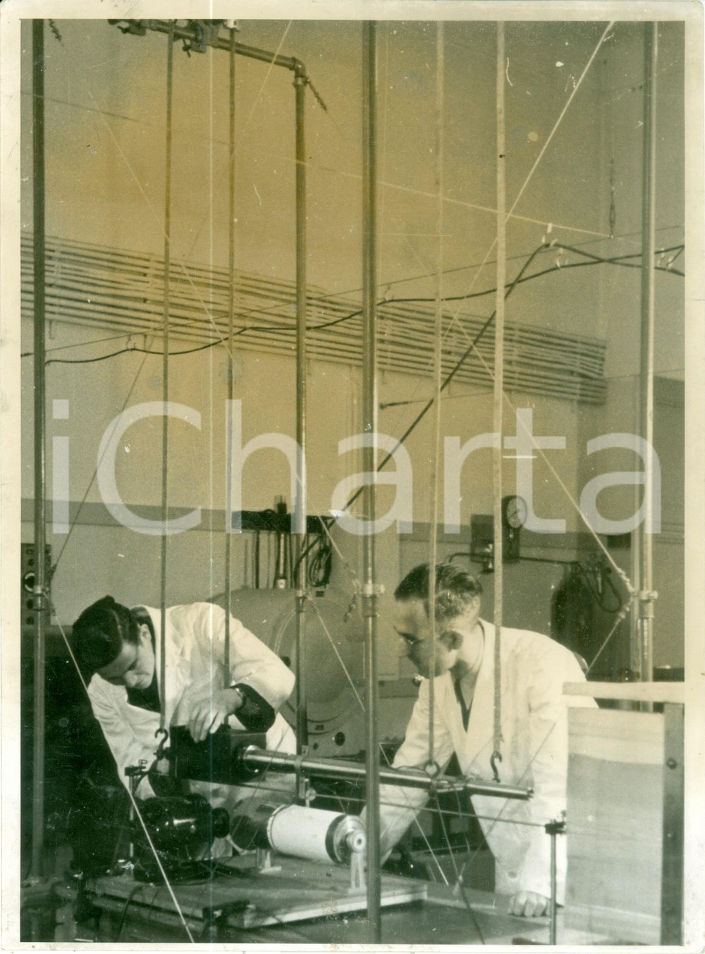 Fotografia d epoca originale 1935 ca BERLIN DE Scienziati lavorano al sismografo Fotografia DANNEGGIATA 1