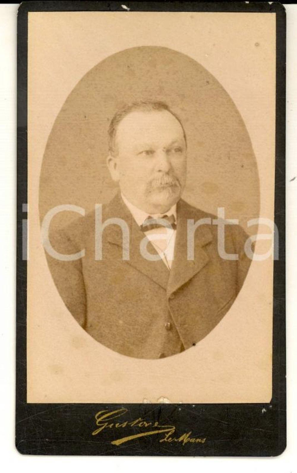 Fotografia d epoca originale 1870 ca LE MANS F Ritratto di gentiluomo con cravattino Foto GUSTAVE CDV 1