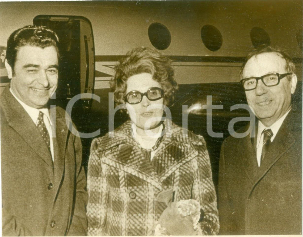 Fotografia d epoca originale 1970 ca PARIS Marie Madeleine DIENESCH all aeroporto Fotografia 1