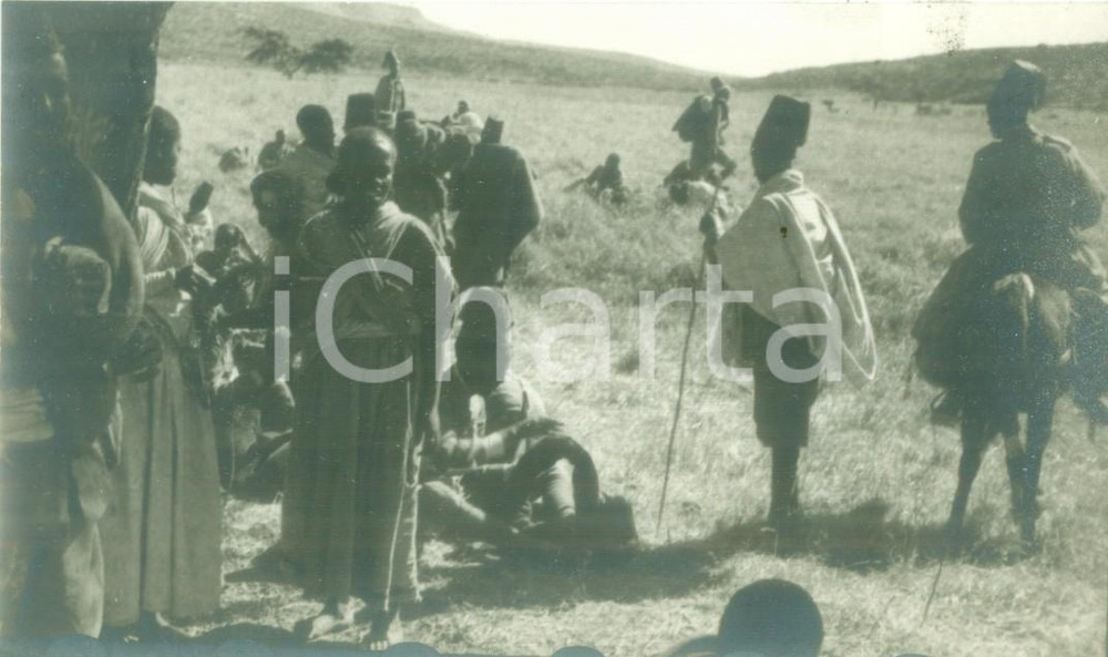 Fotografia d epoca originale 1937 AFRICA ORIENTALE ITALIANATruppa di ascari accampati Fotografia 1