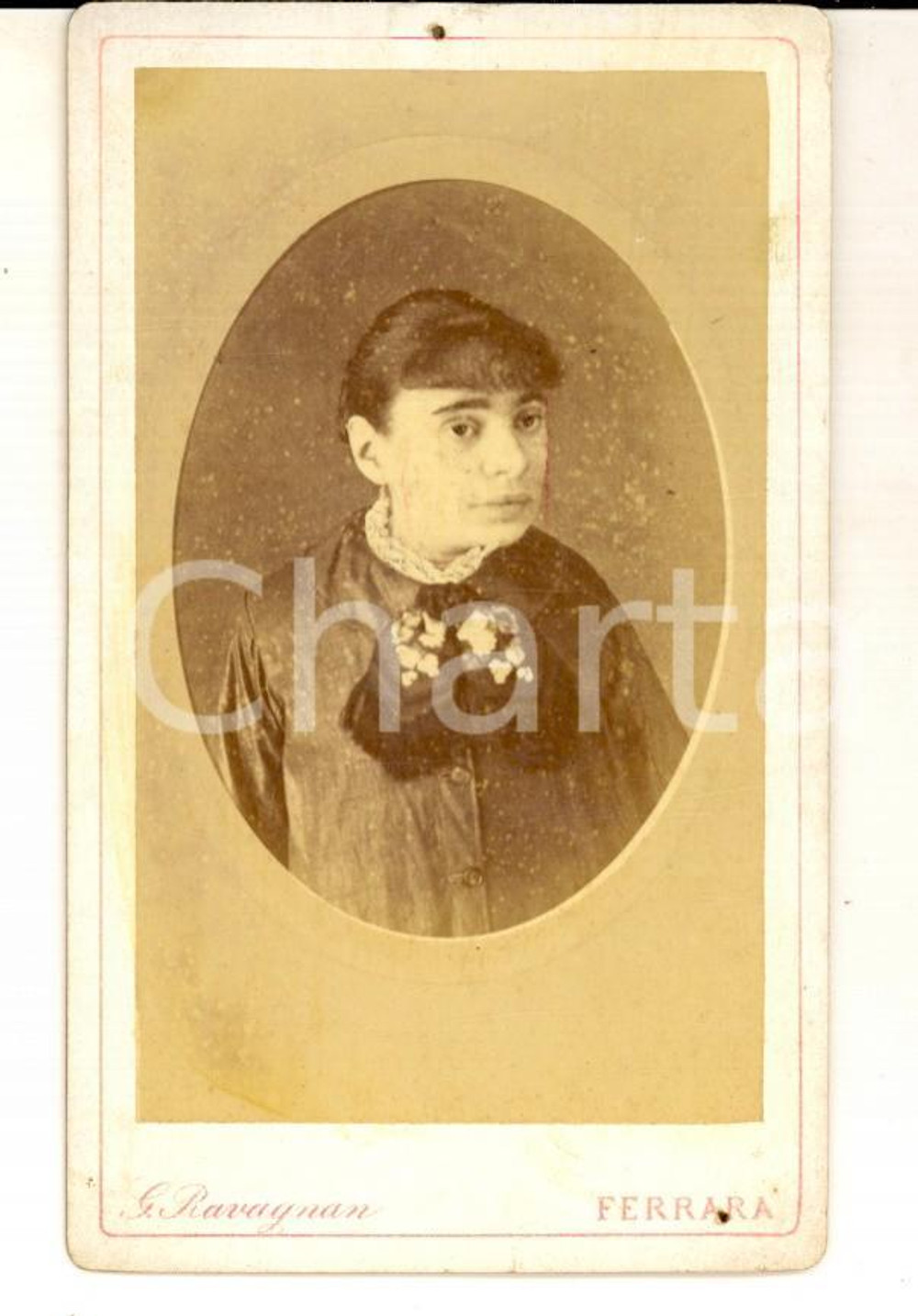 Fotografia d epoca originale 1880 ca FERRARA Ritratto di donna con foulard a fiori  Foto G. RAVAGNAN CDV 1
