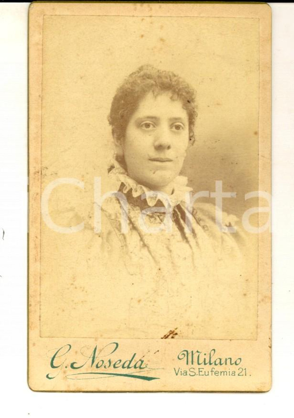 Fotografia d epoca originale 1890 MILANO Ritratto di donna con colletto in pizzo Foto Gianandrea NOSEDA CDV 1